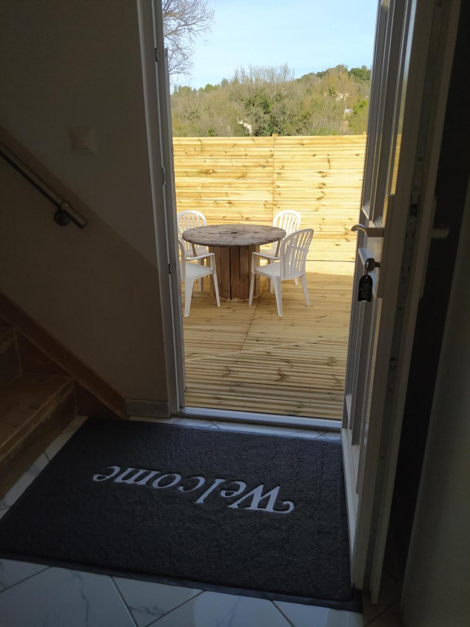 Studio Cosy Avec Terrasse Et Jacuzzi A Disposition De Mai A Aout Rians  Εξωτερικό φωτογραφία