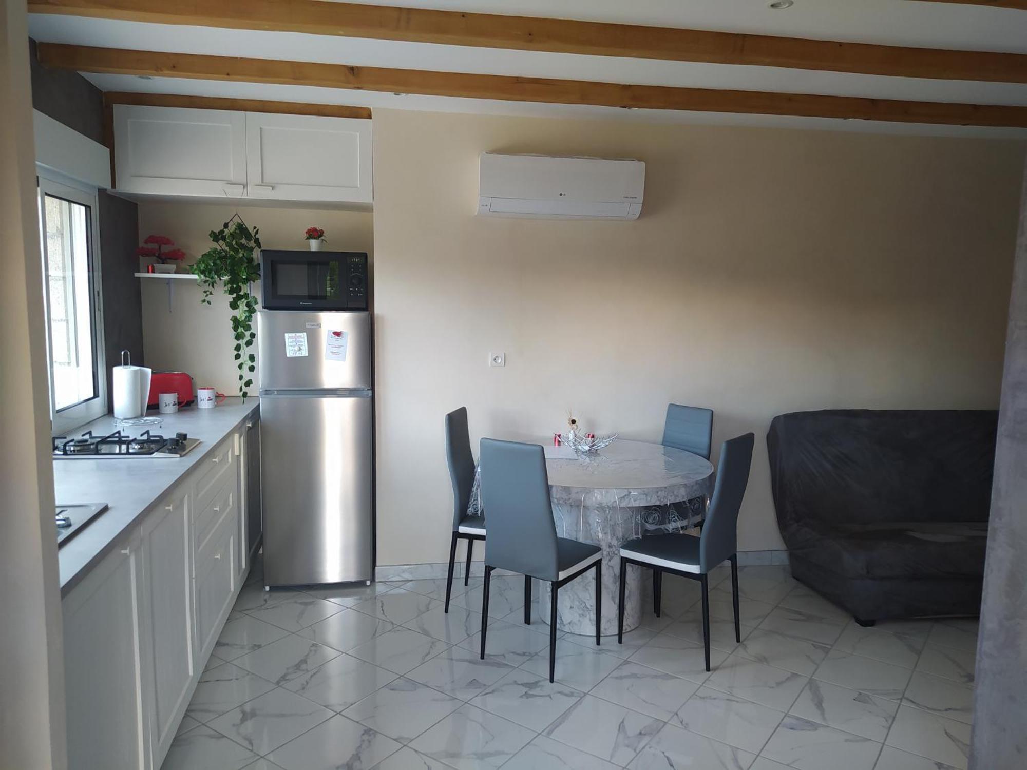 Studio Cosy Avec Terrasse Et Jacuzzi A Disposition De Mai A Aout Rians  Εξωτερικό φωτογραφία