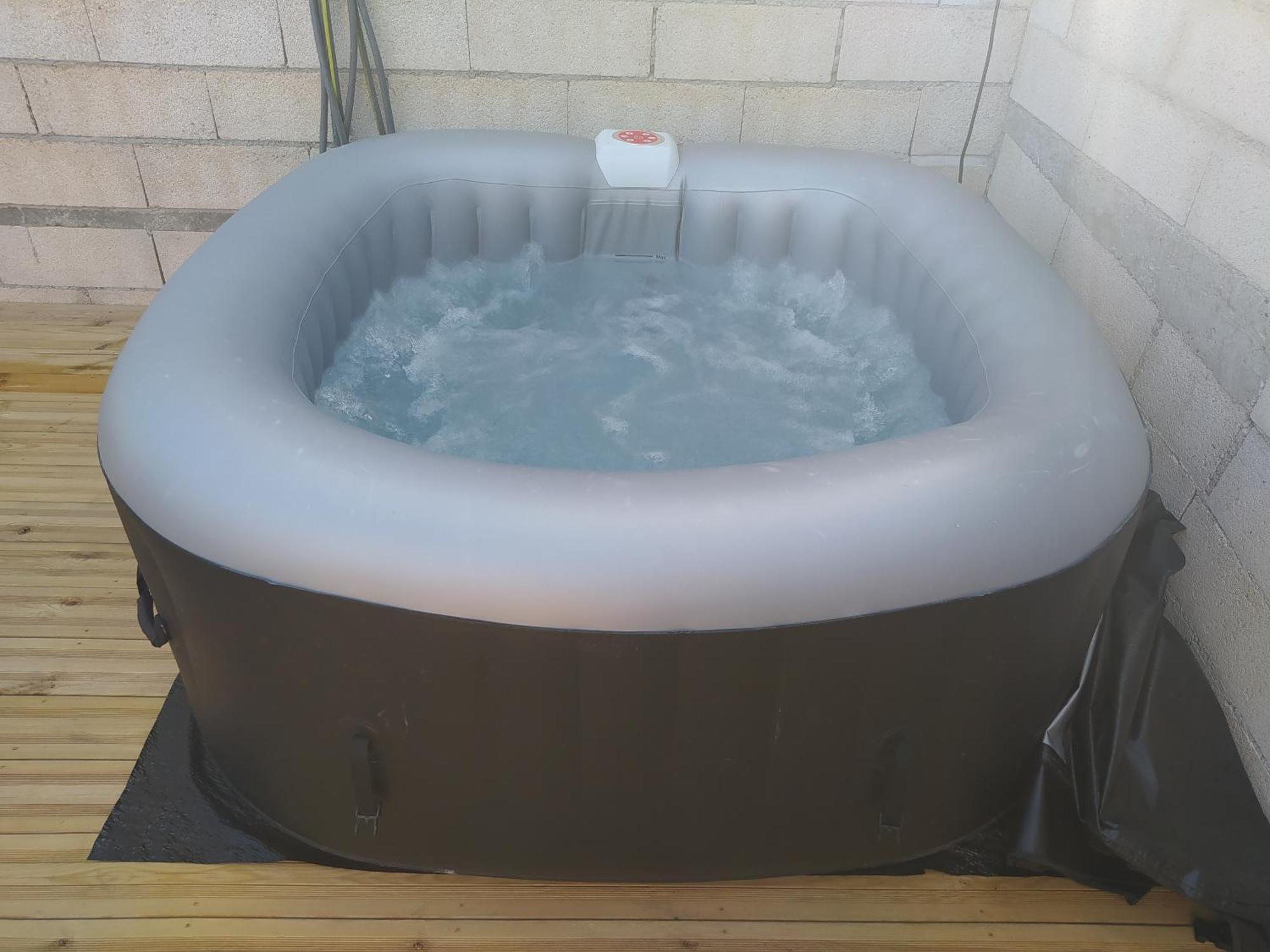Studio Cosy Avec Terrasse Et Jacuzzi A Disposition De Mai A Aout Rians  Εξωτερικό φωτογραφία